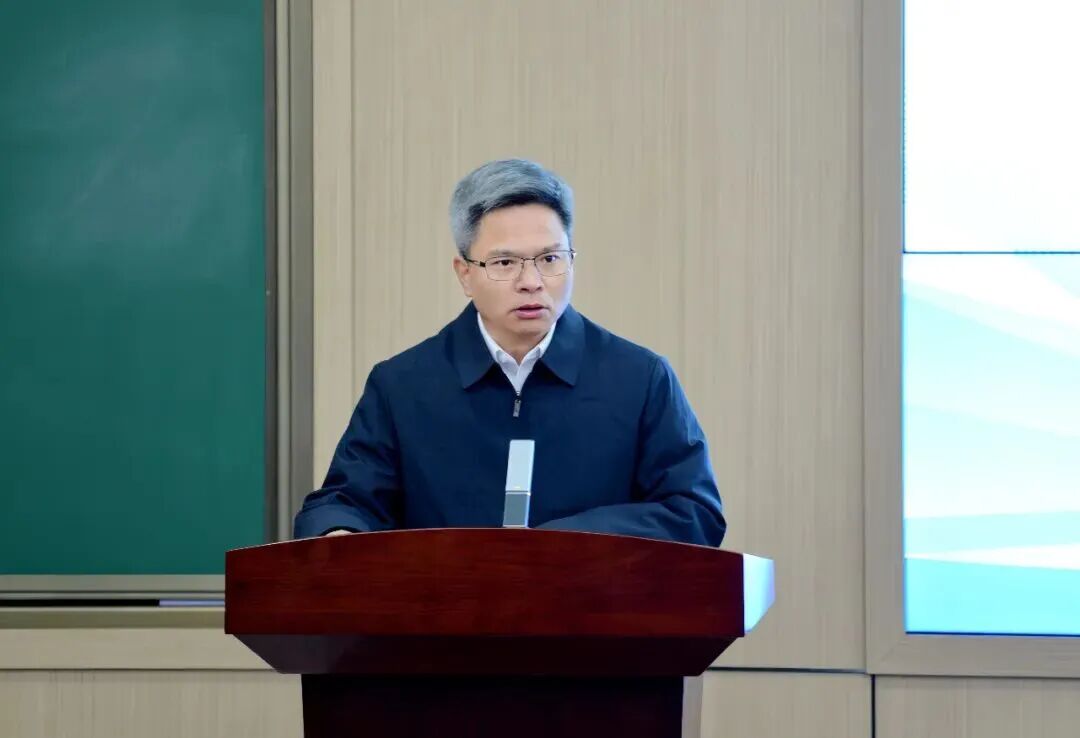 福建省委政法委副書(shū)記林良灌致辭