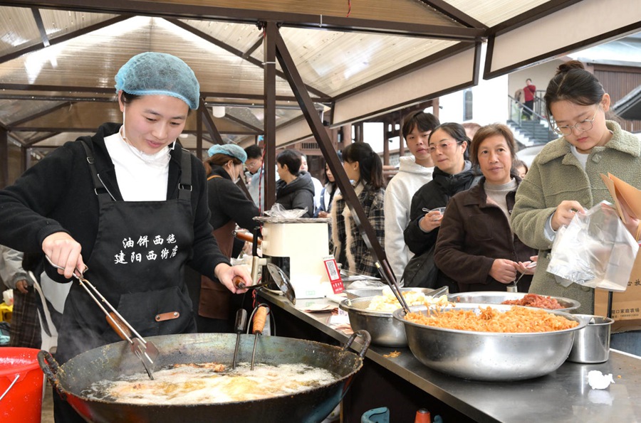 市集上的家鄉(xiāng)味。林曉燁攝