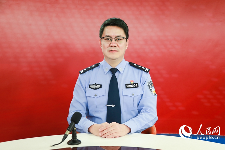 福州市連江縣公安局局長梁仁昌接受人民網(wǎng)專訪。人民網(wǎng)記者 陳永整攝