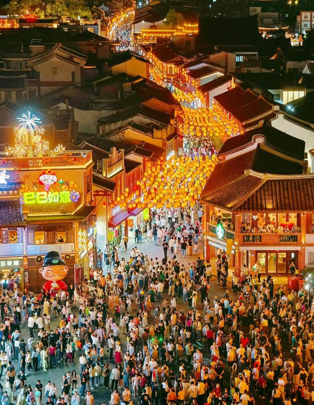 漳州古城人流如織