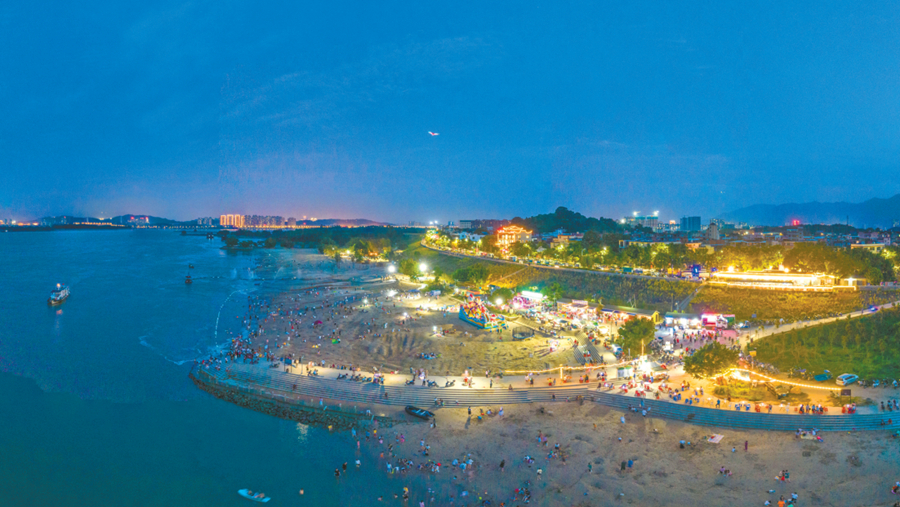 依托閩江水岸資源，侯官村打造“夜泊侯官”露營(yíng)基地。林雙偉攝