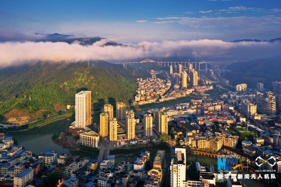 �������ͣ�·ͨ�˺� ɽ�l(xi��ng)��׃